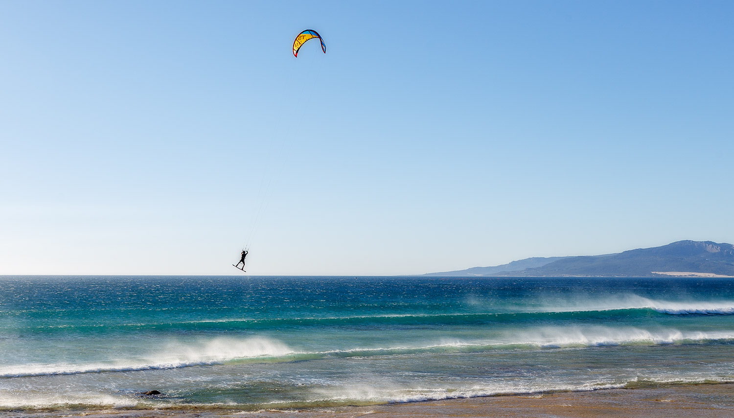 Kitesurfer am Strand von Tarifa