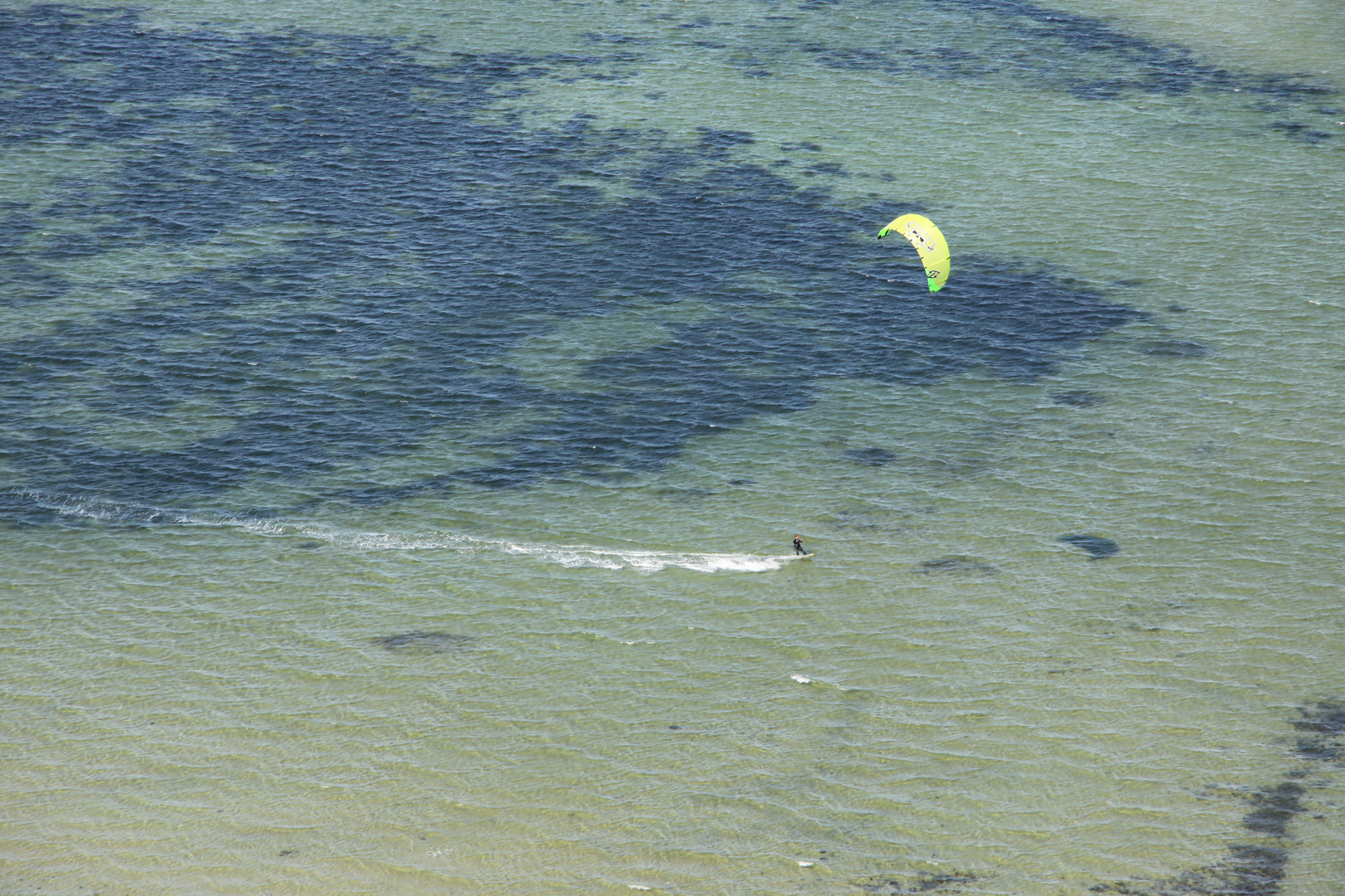 Kitesurfer in der Kieler Bucht - Deutschland, Schleswig-Holstein