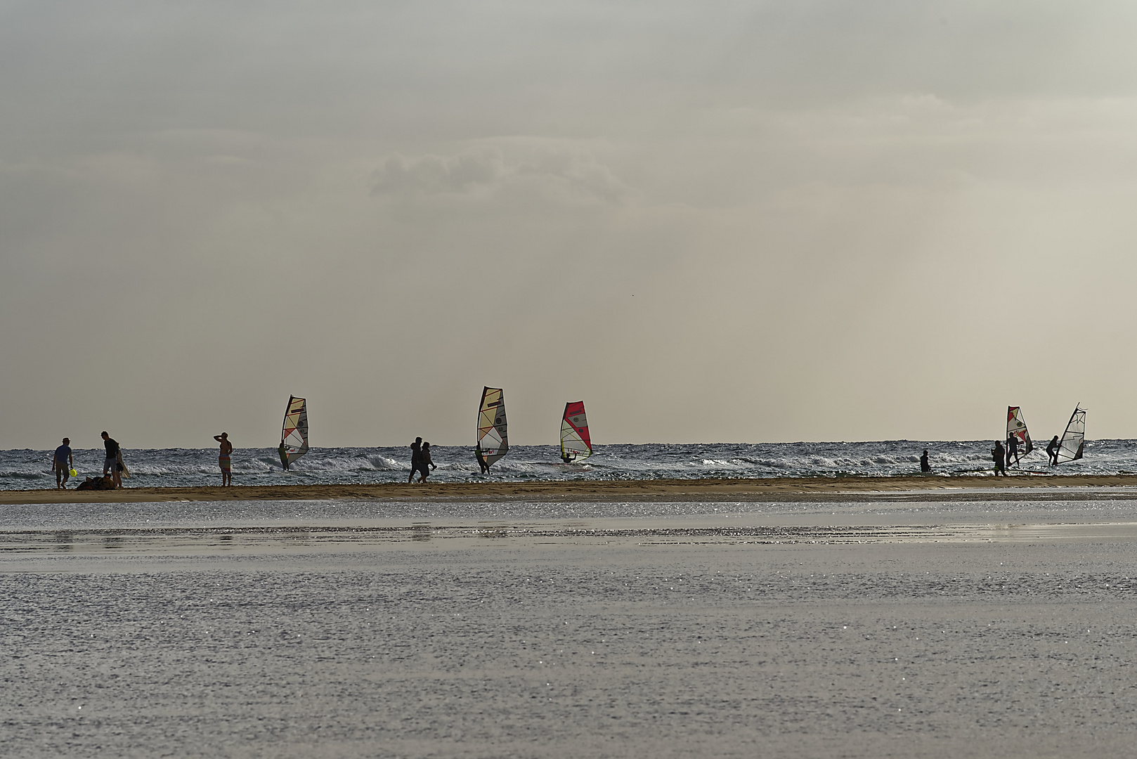 Kitesurfer und Naturgewalt