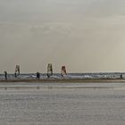 Kitesurfer und Naturgewalt