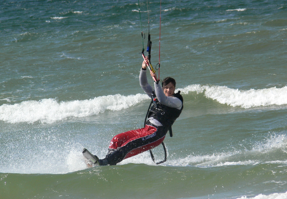 Kitesurfer vor Strukkamp auf Fehmarn