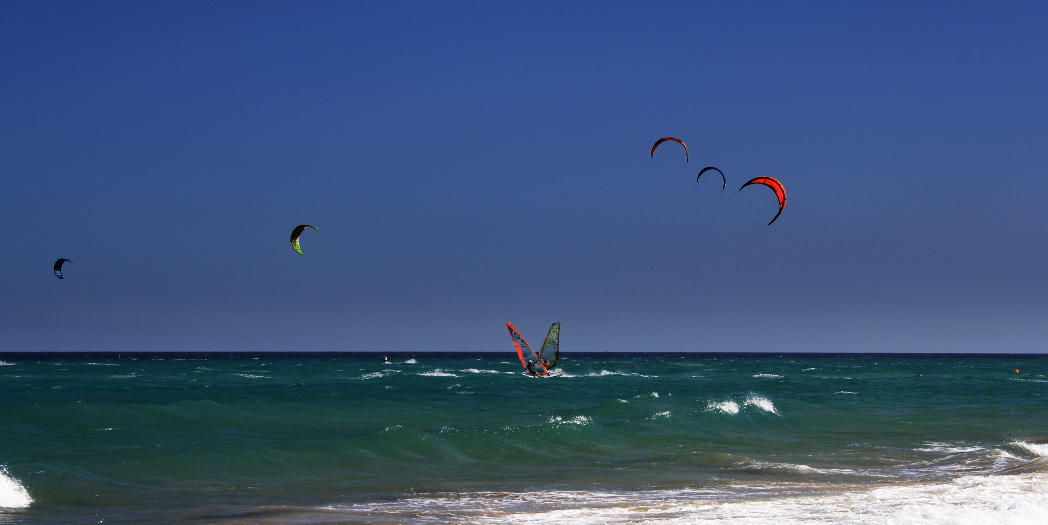 Kitesurfing