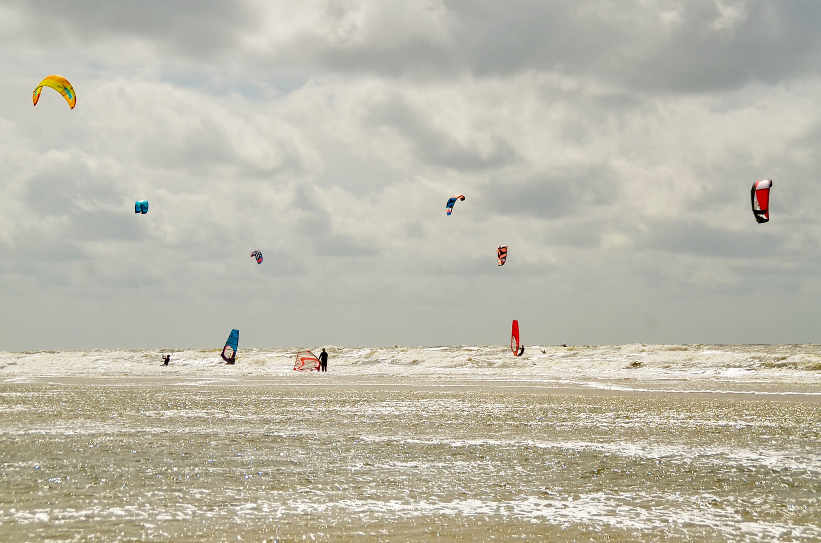 Kitesurfing