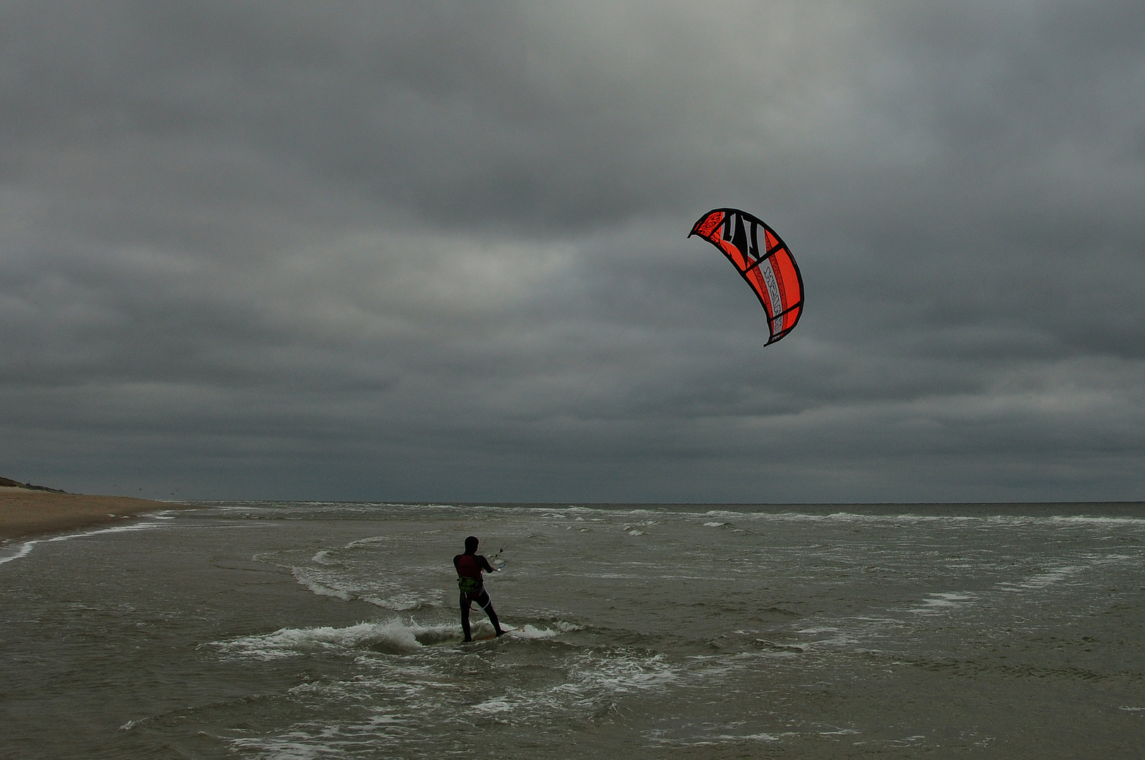 Kitesurfing