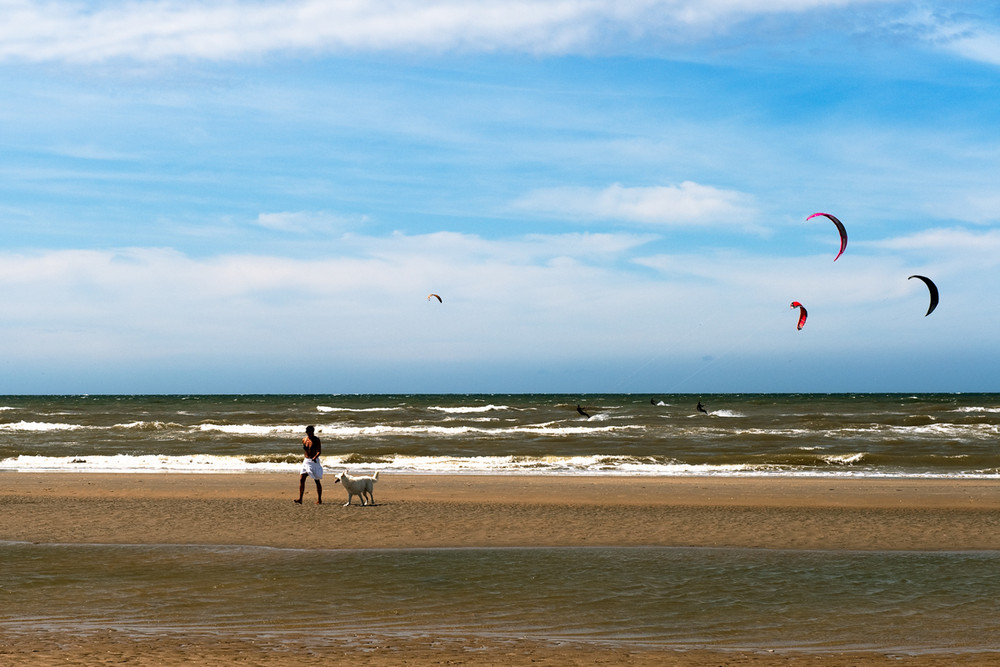 Kitesurfing