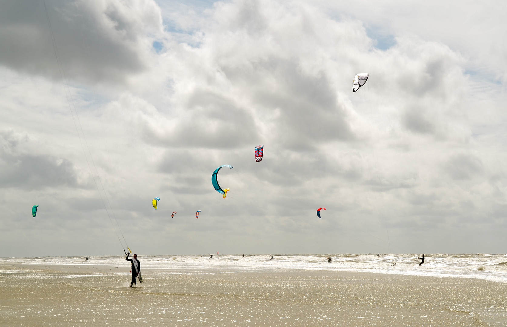 Kitesurfing