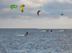 Kitesurfing