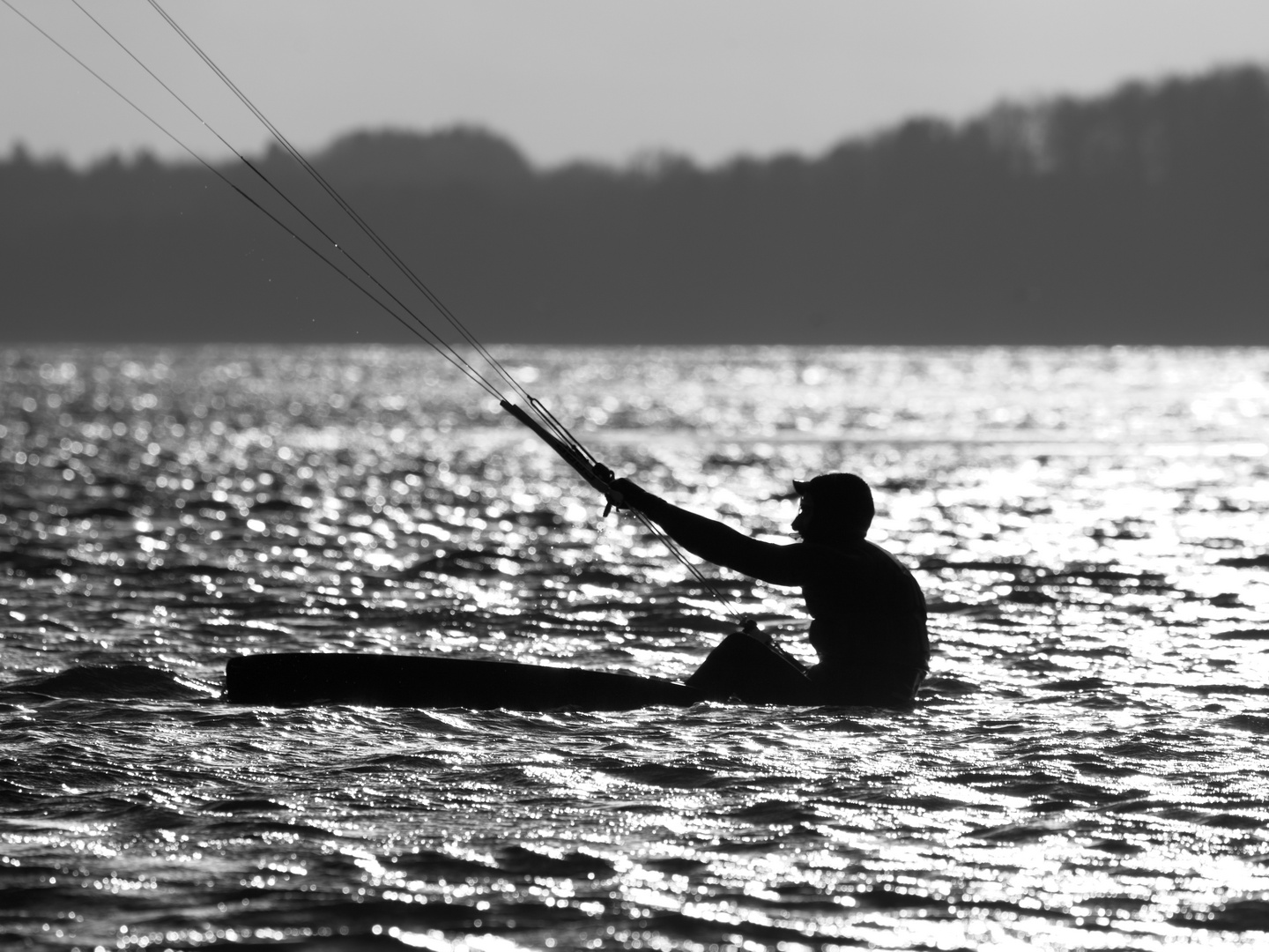 Kiting im Gegenlicht