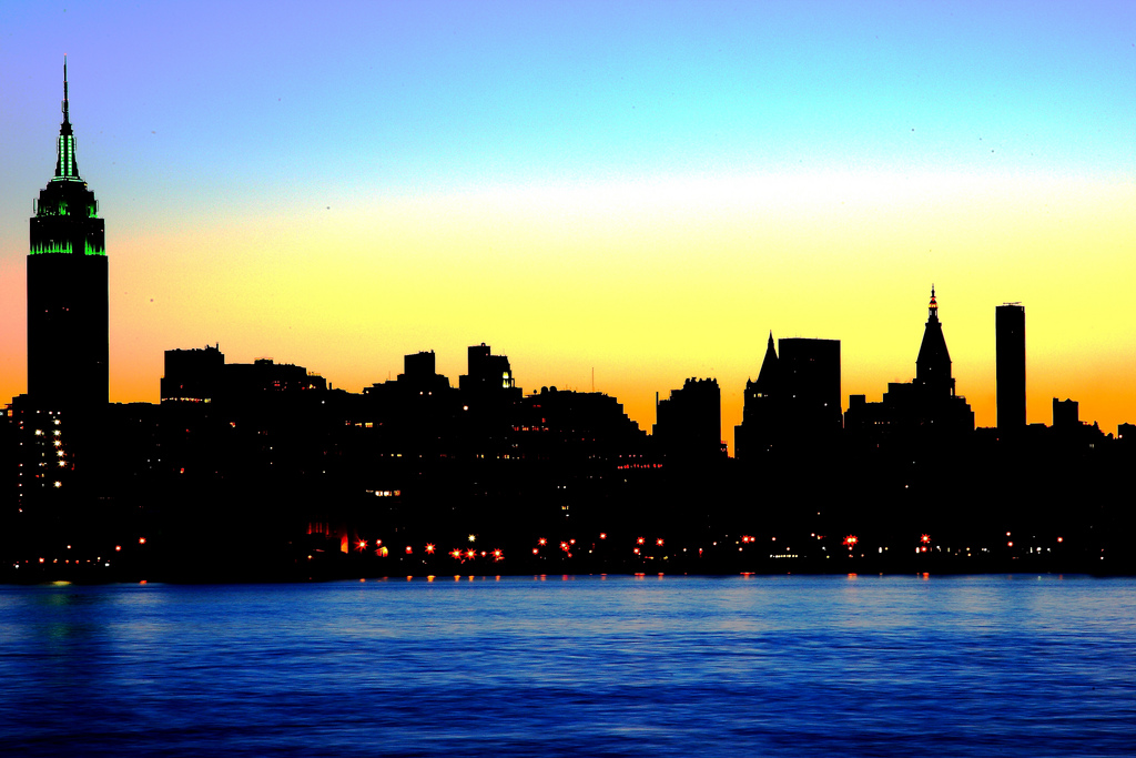 Kitschige Farben, aber echt - ein Sonnenaufgang über New York