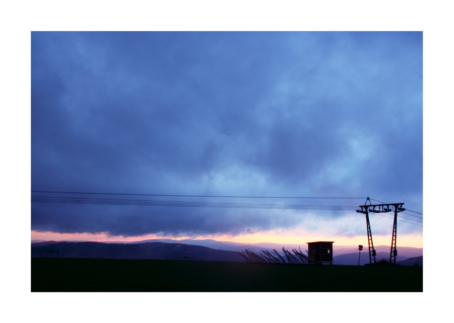 kitschiger Sonnenuntergang mit Linien I