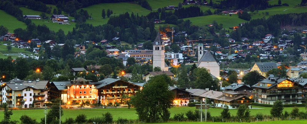 Kitzbühel im Abendkleid