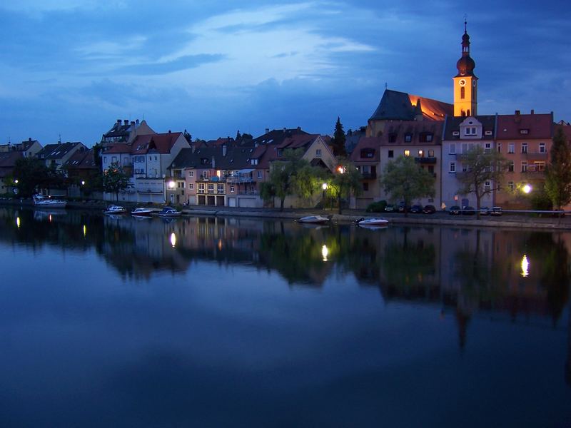 Kitzingen in der Abenddämmerung