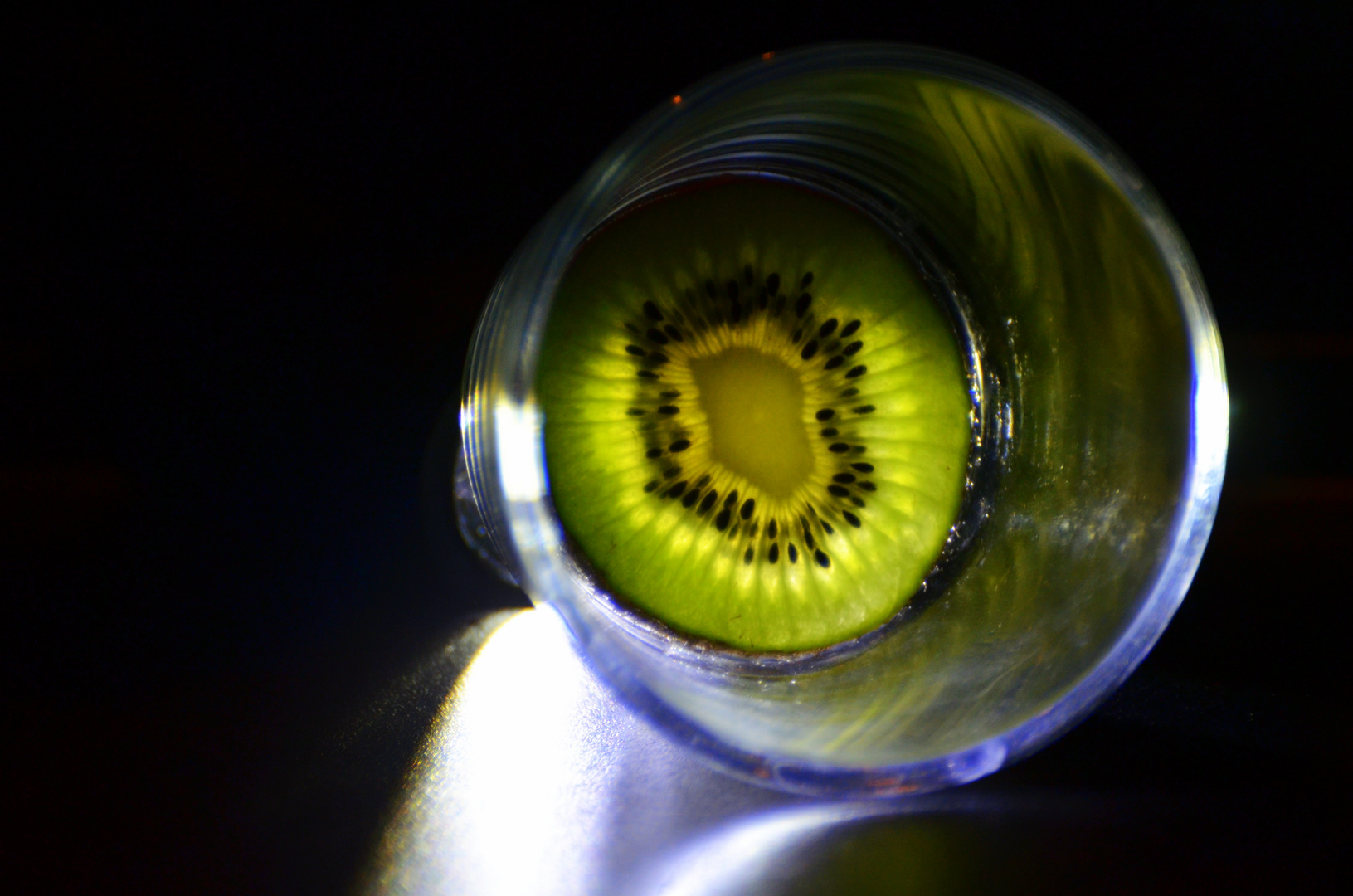 Kiwi im Glas