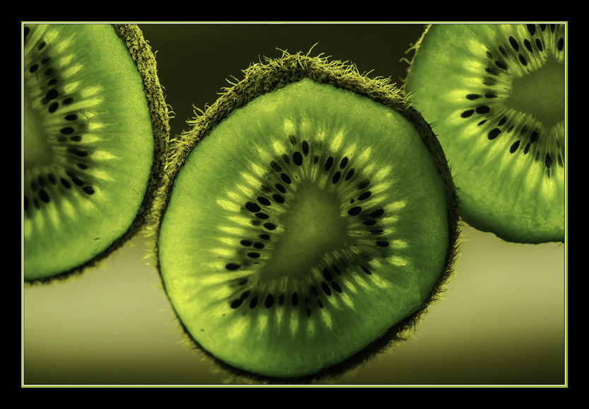 Kiwi slices