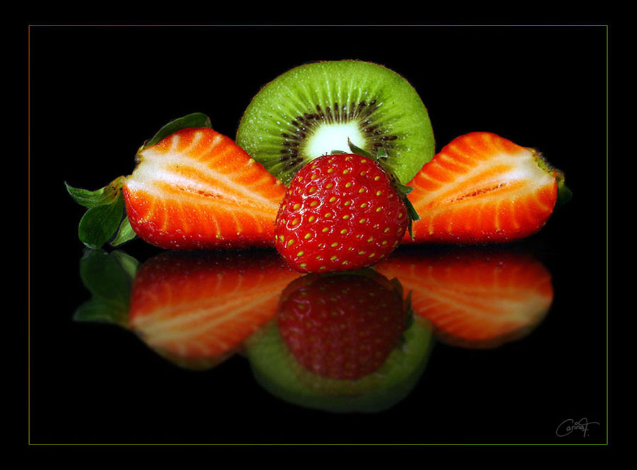 Kiwi und Erdbeeren