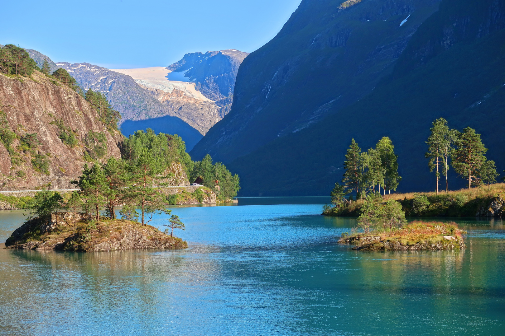 Kjenndal Glacier