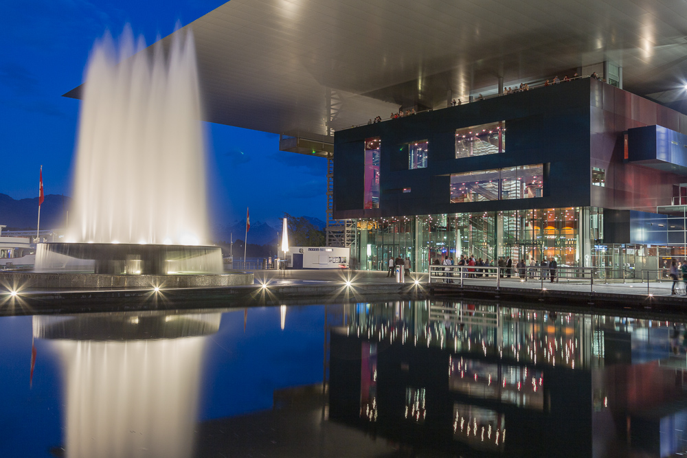 KKL und Wagenbachbrunnen zur blauen Stunde