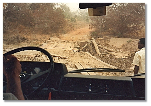 KKM 1987 - Brücke - afrikanisch - provisorisch