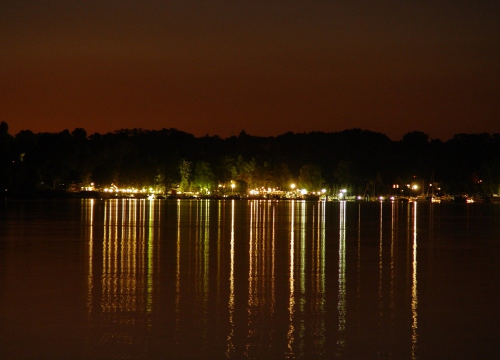 Kladow Anleger bei Nacht