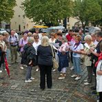 Klaipeda: (Memel) Vor dem Simon - Dach - Brunnen mit dem Änchen von Tharau