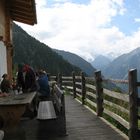 Klamperbergalm mit Blick zum Sulzenauferner im Stubaital