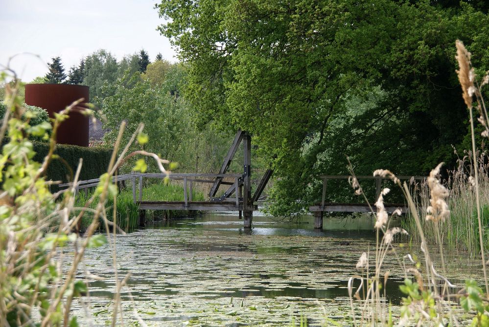 Klappbrücke bei Schloß Harkotten