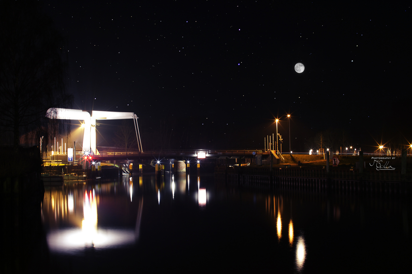 Klappbrücke in Elmshorn bei Nacht