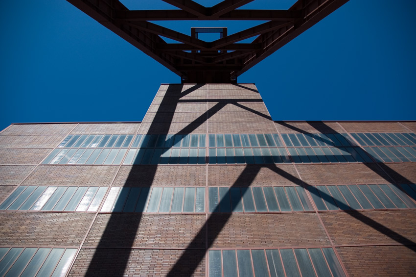 klare Linien - Schattenwurf Zeche Zollverein