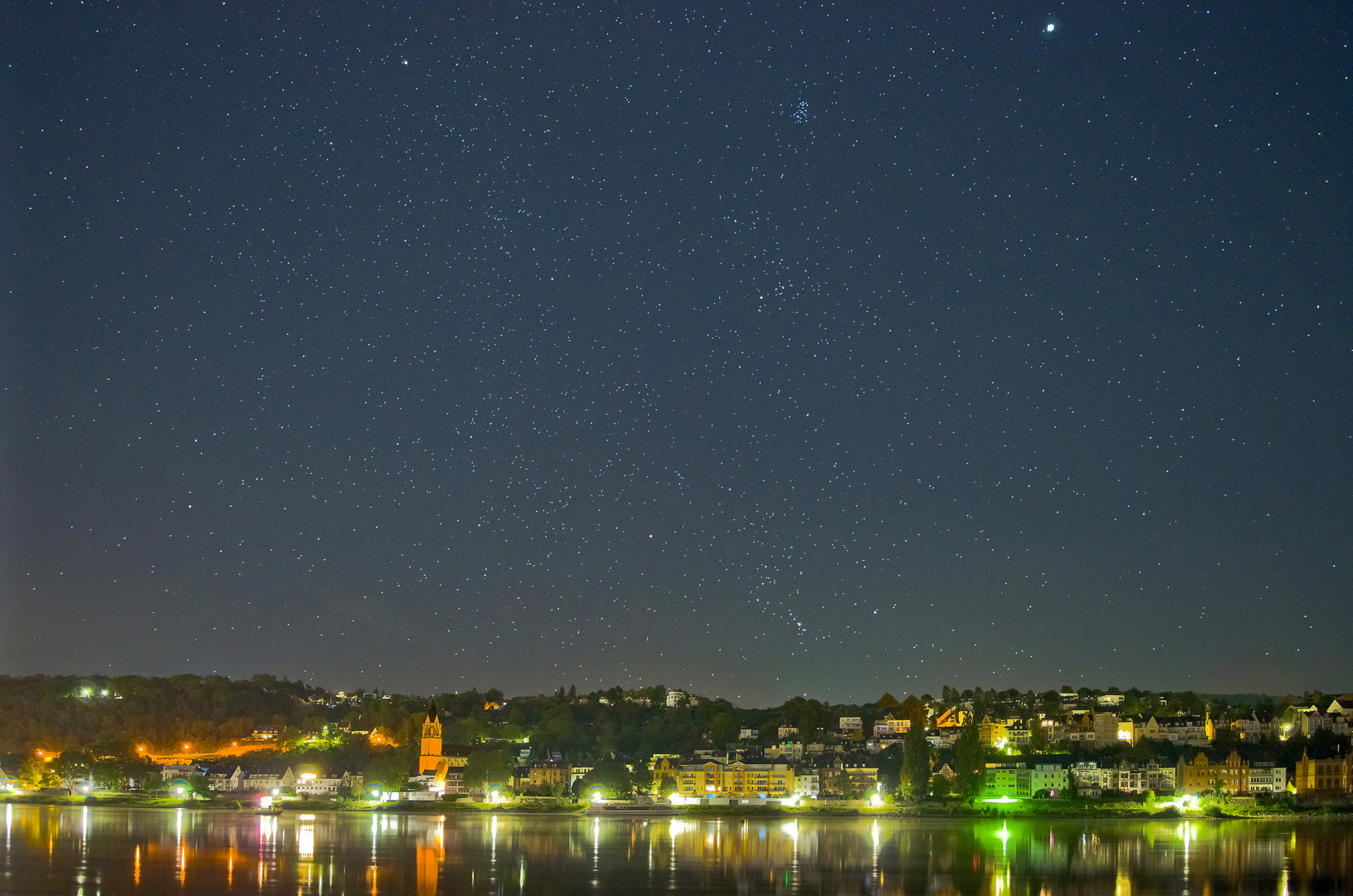 Klare Nacht. Die Wintersternbilder sind wieder zu sehen