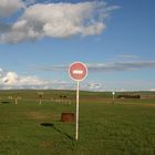 ....klarer Fall - hier darf man nicht weiterfahren...auch wenn da der Weg weitergeht :-)