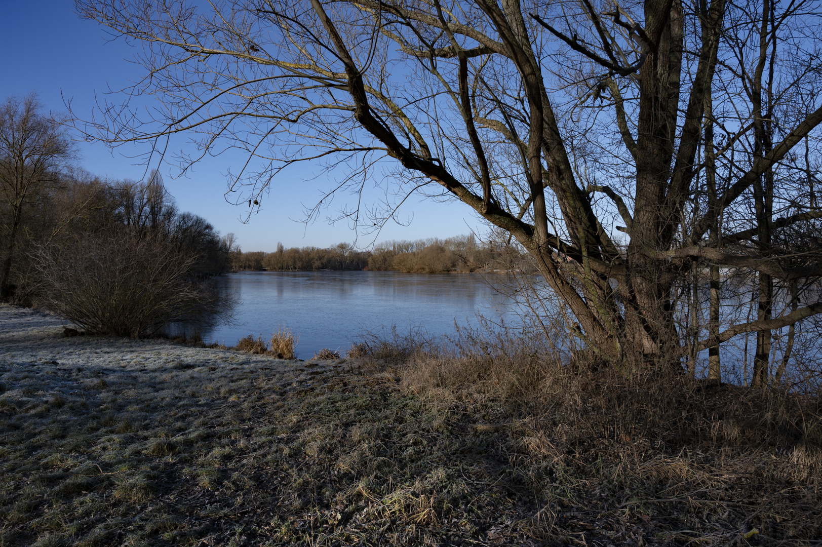 Klarer Wintertag am Ölper See