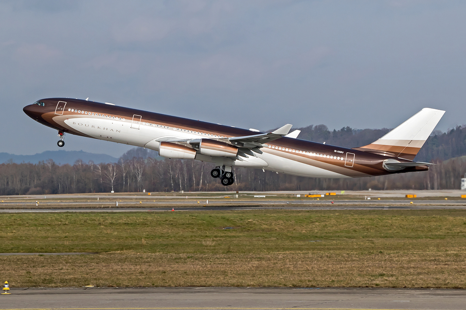 Klaret Aviation A340-313, M-IABU, "Bourkhan"