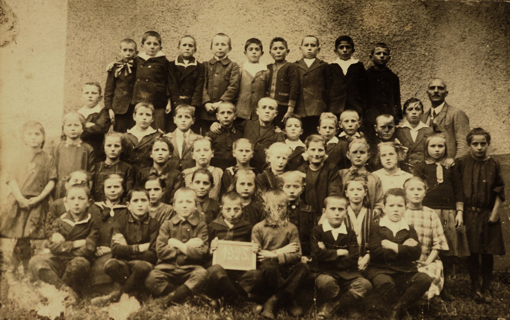 Klassenfoto von 1925: Höhengebiet von Bad Münstereifel