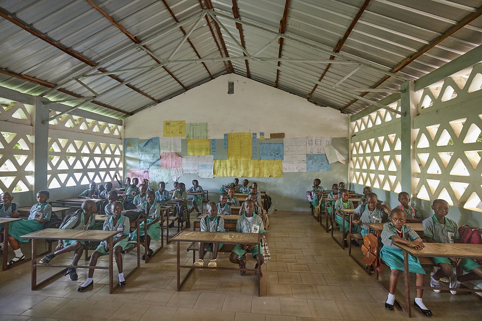 Klassenraum mit den Schülern