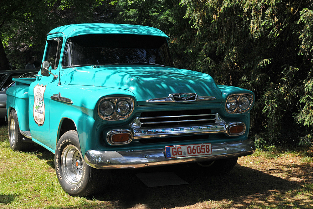 Klassikertreffen: Chevrolet Apache – sattesTürkis