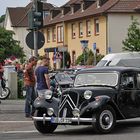 Klassikertreffen: Citroen 11 CV – elegant um die Kurve