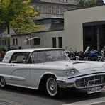 Klassikertreffen: Ford Thunderbird – weiße Eleganz