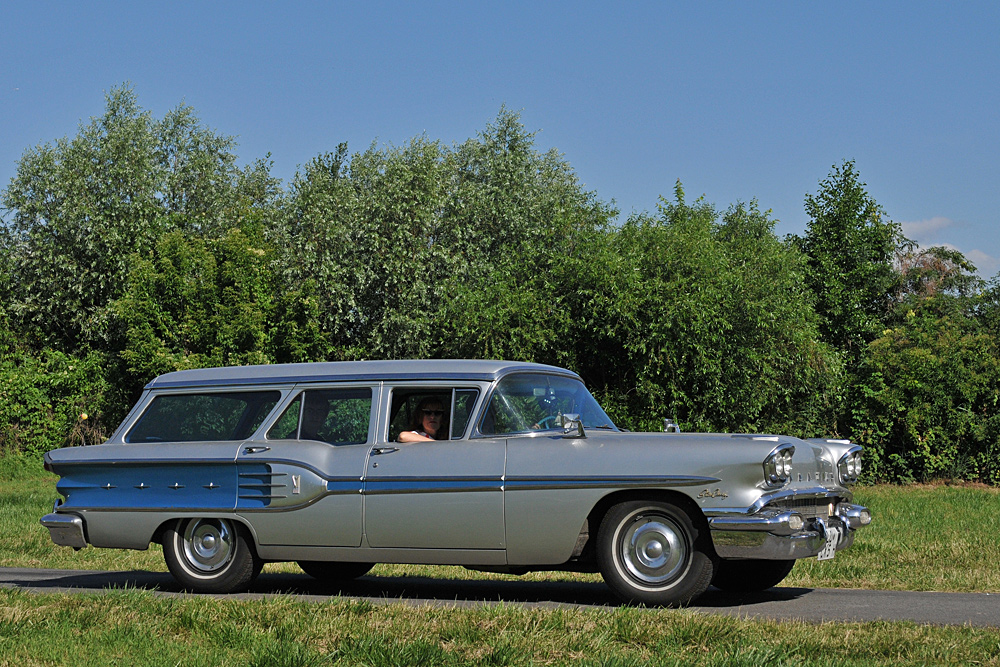 Klassikertreffen: Pontiac – ein schicker Silberblauer