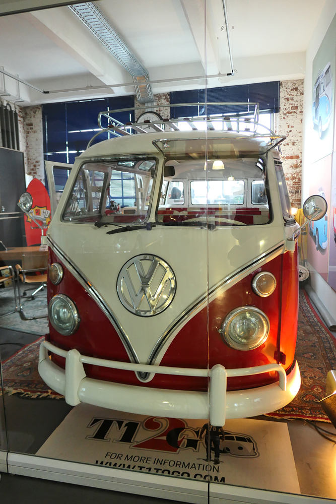 Klassikstadt: VW – Bus rotweiß 01