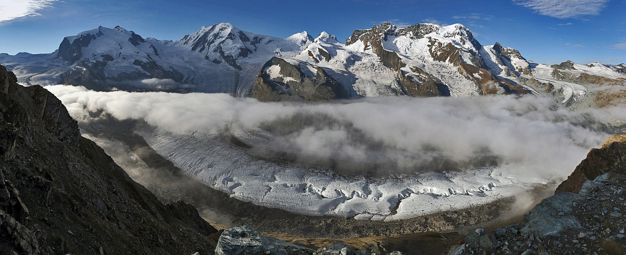 Klassische Sicht auf die 4000er und zusätzlich den schwindenden Gornergletscher...