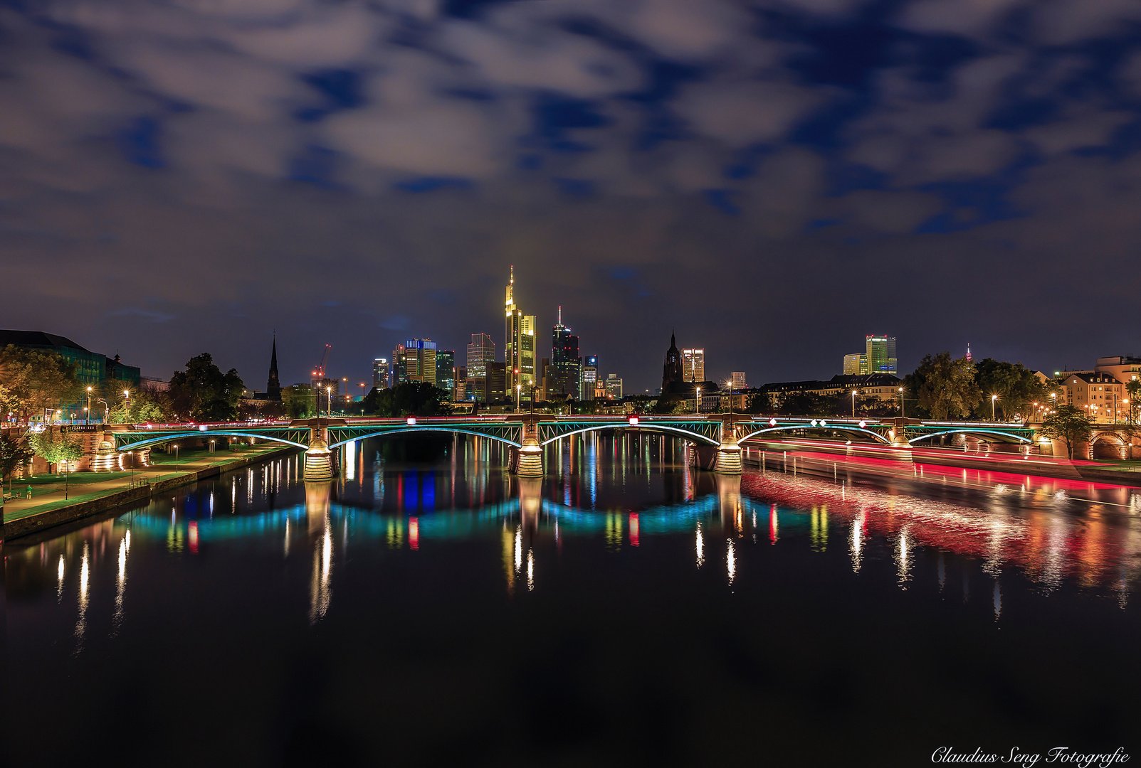 Klassische Sicht auf die Skyline in Frankfurt