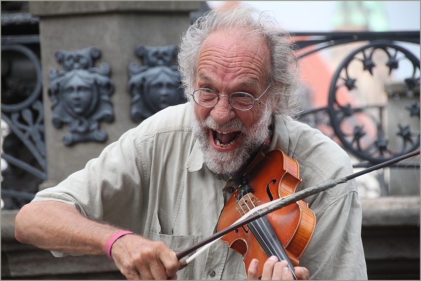 KLAUS der GEIGER -Street 2015 Nürnberg K-97col