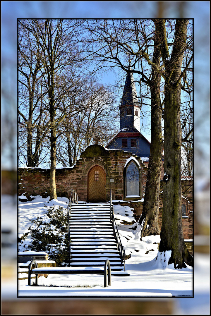 Klausberg mit der Kirche St. Nikolaus in Heiligenstadt