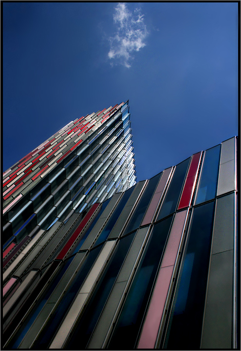 Klaviatur in Rot-Blau