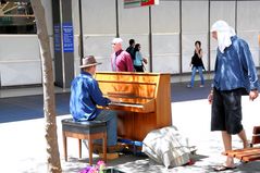 Klavierspieler auf der Rundle Mall in Adelaide