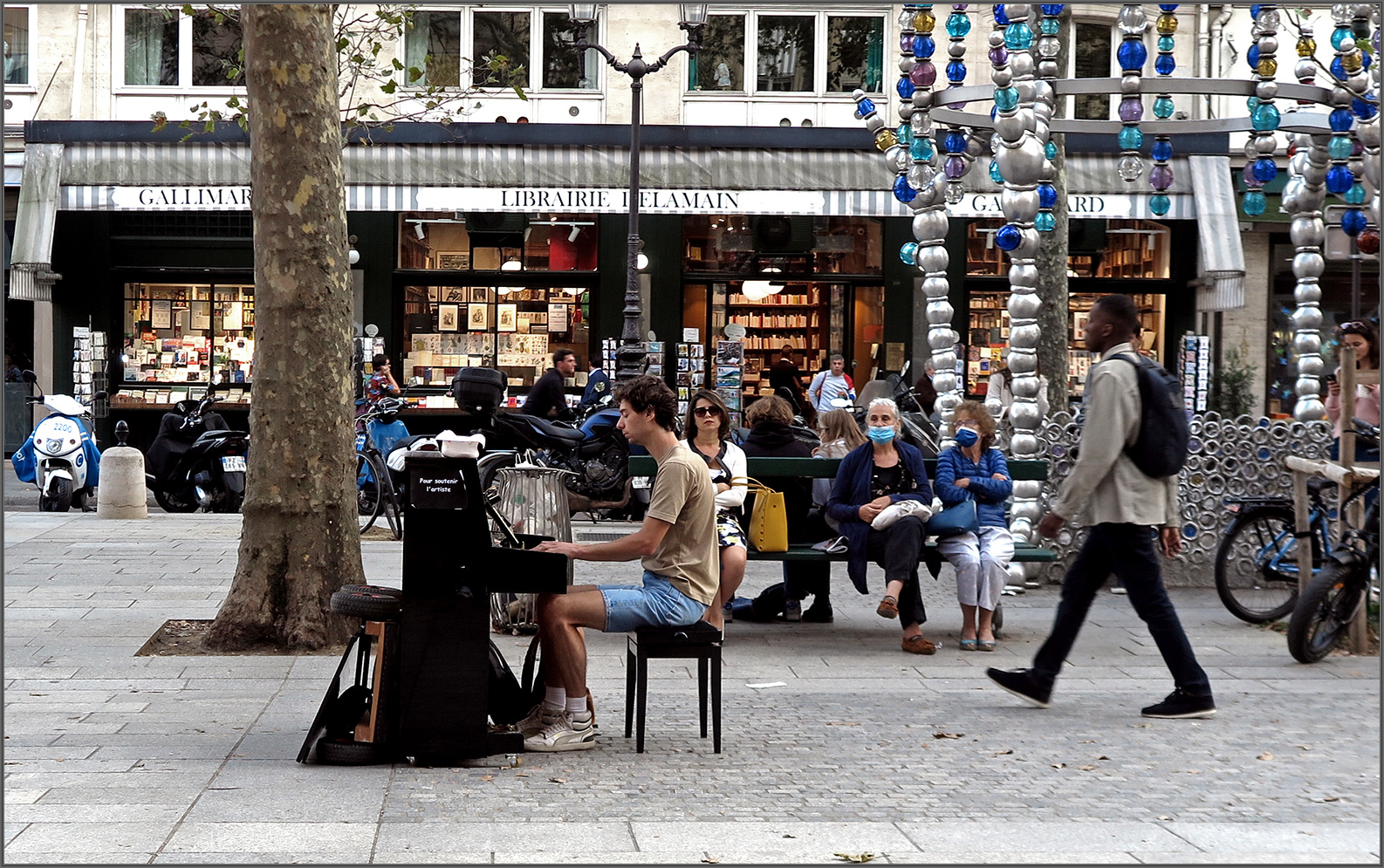 Klavierspieler - Place Colette - Paris