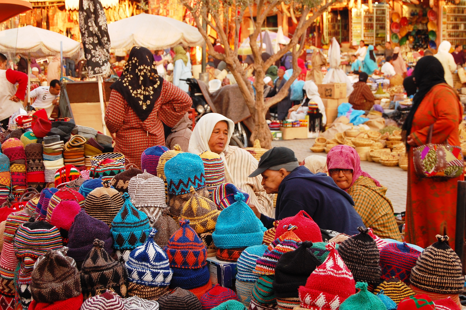 Kleider Souk von Marrakesch