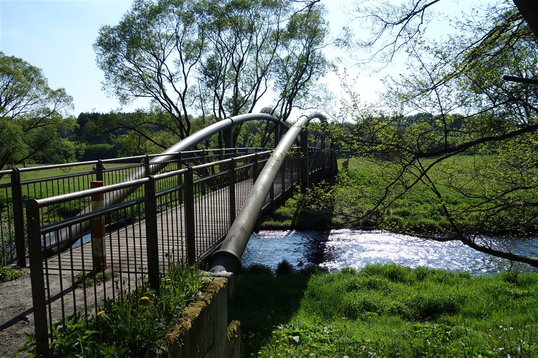 Kleine aber feine Brücke auf dem Edertal Radweg