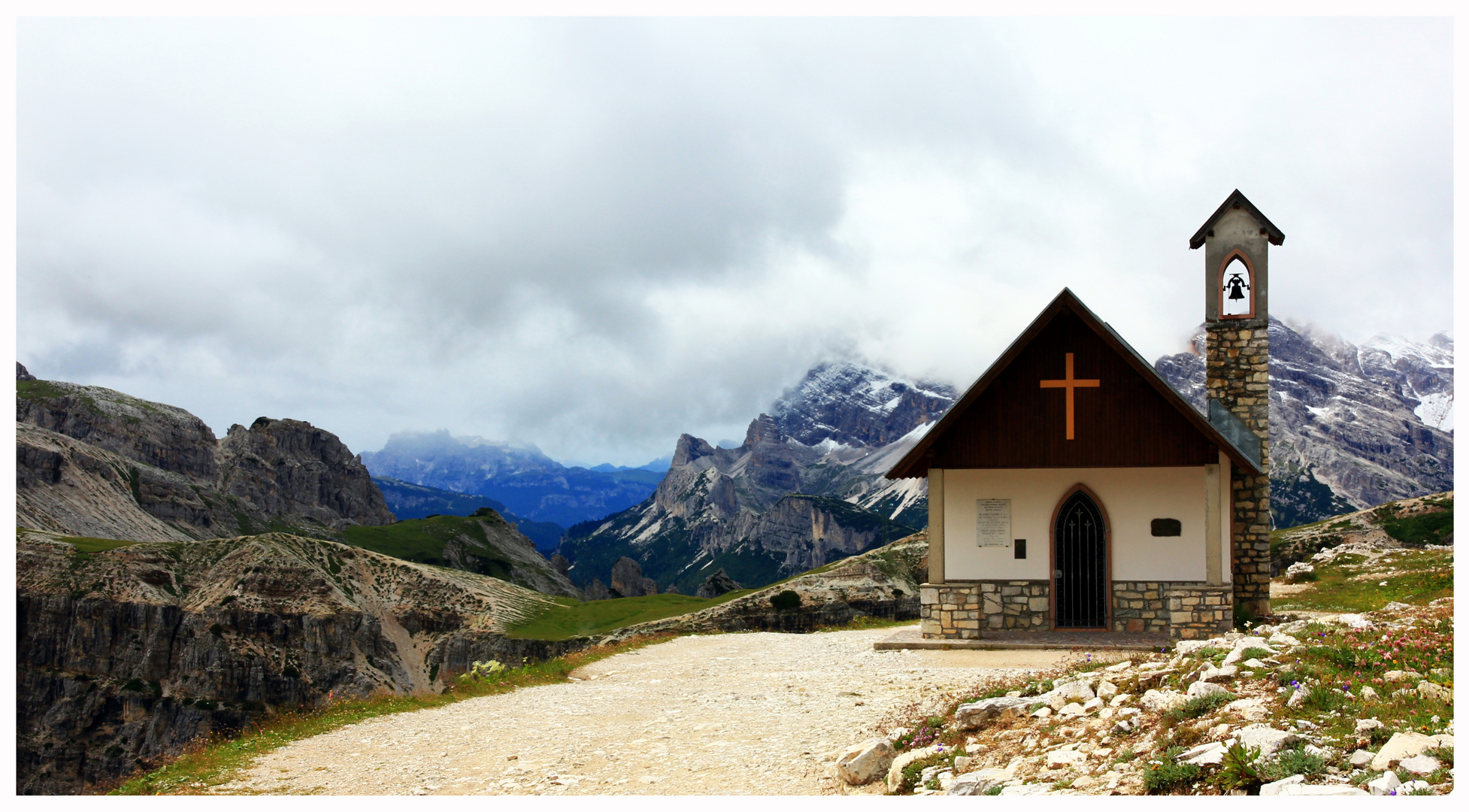 kleine Bergkapelle im Parco Naturale Dolomiti di Sesto, Italien