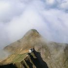 Kleine Bergkirche versinkt im Nebel ...  Blick vom Pilatus-Schweiz-2012